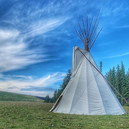 ฮอลิเดย์ อินน์ เอ็กซ์เพรส แอนด์ สวีท เดรย์ตัน แวลเลย์ Drayton Valley ภายนอก รูปภาพ