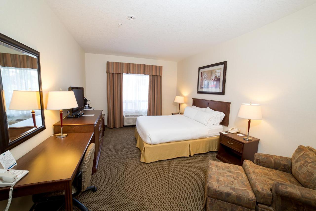 ฮอลิเดย์ อินน์ เอ็กซ์เพรส แอนด์ สวีท เดรย์ตัน แวลเลย์ Drayton Valley ภายนอก รูปภาพ
