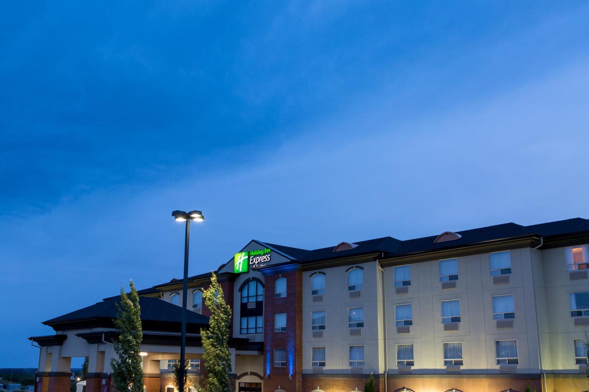 ฮอลิเดย์ อินน์ เอ็กซ์เพรส แอนด์ สวีท เดรย์ตัน แวลเลย์ Drayton Valley ภายนอก รูปภาพ